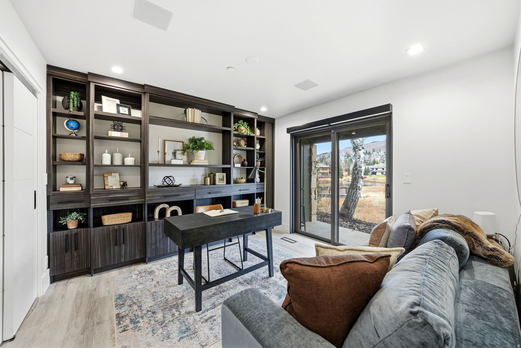 LAKESIDE AT DEER VALLEY - Residential