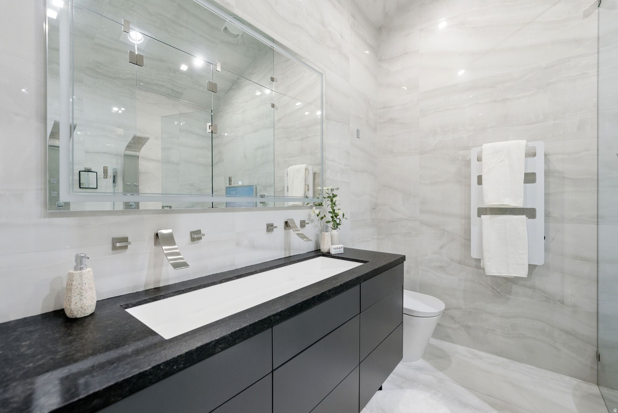 LAKESIDE AT DEER VALLEY - Residential