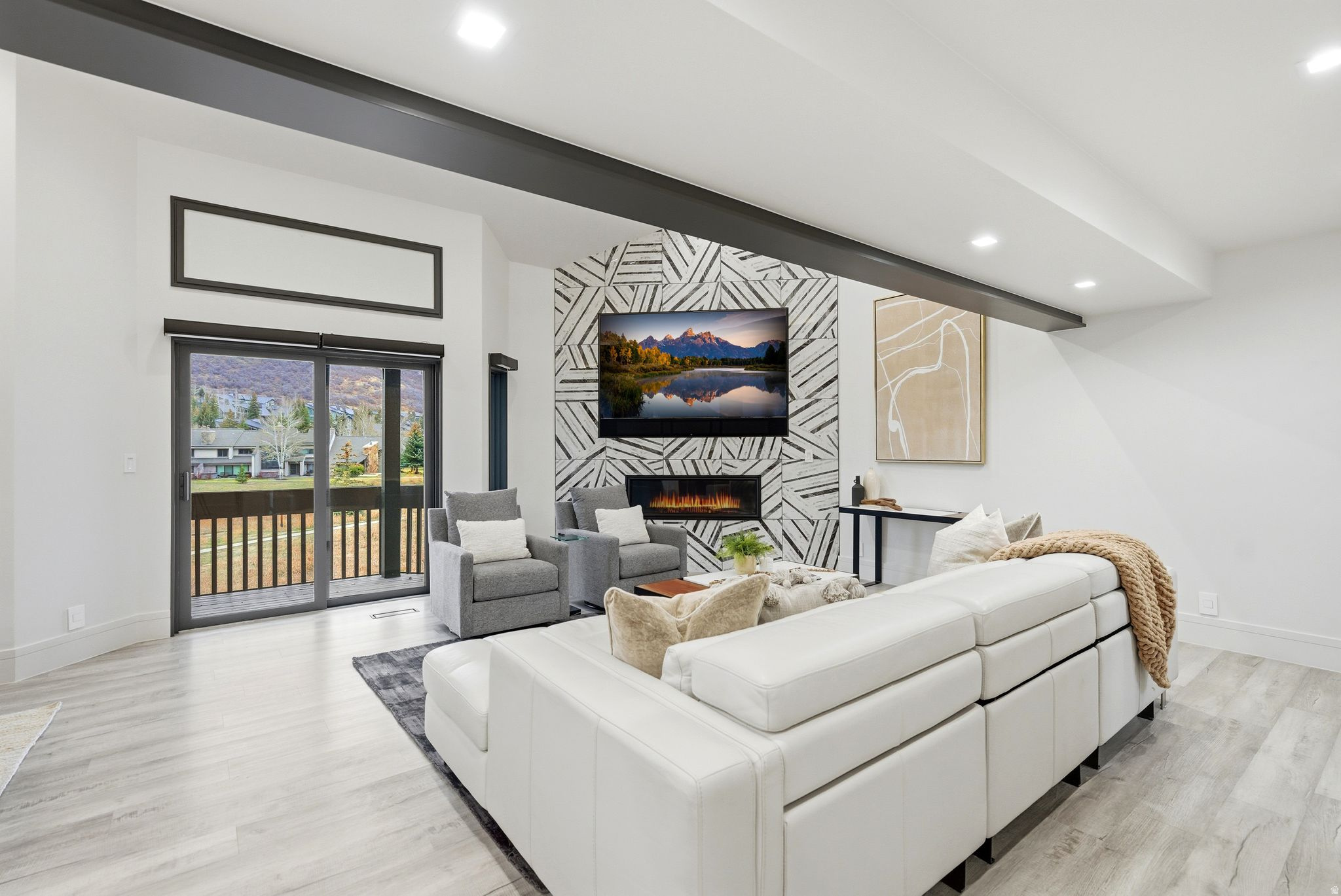 LAKESIDE AT DEER VALLEY - Residential