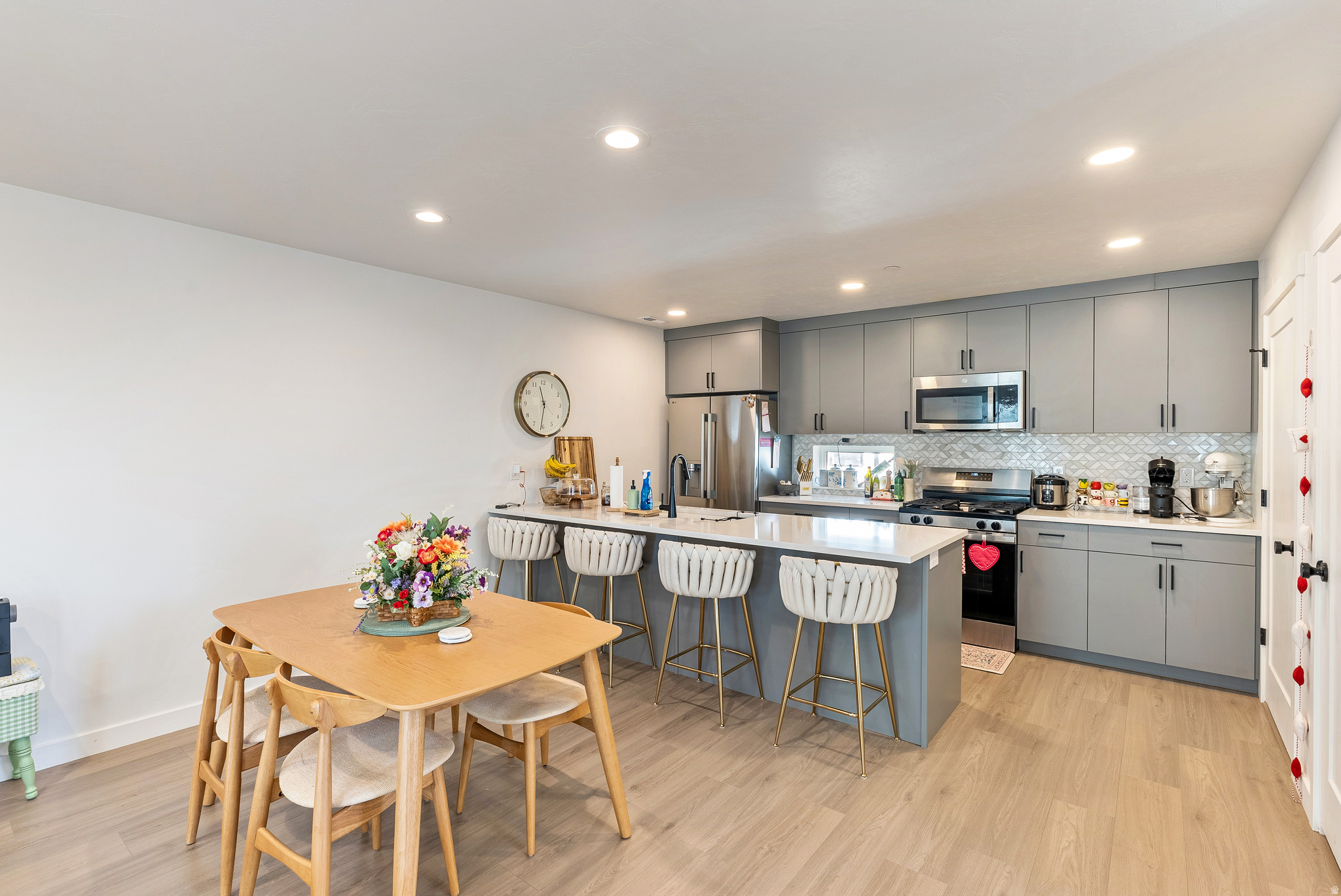 REGENCY ON 9TH COMMUNITY - Residential Lease