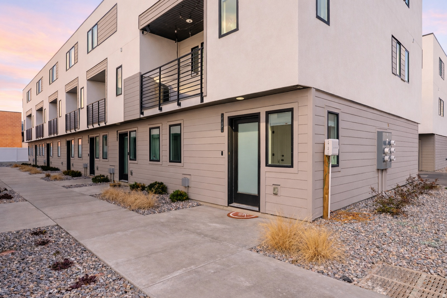 REGENCY ON 9TH COMMUNITY - Residential Lease