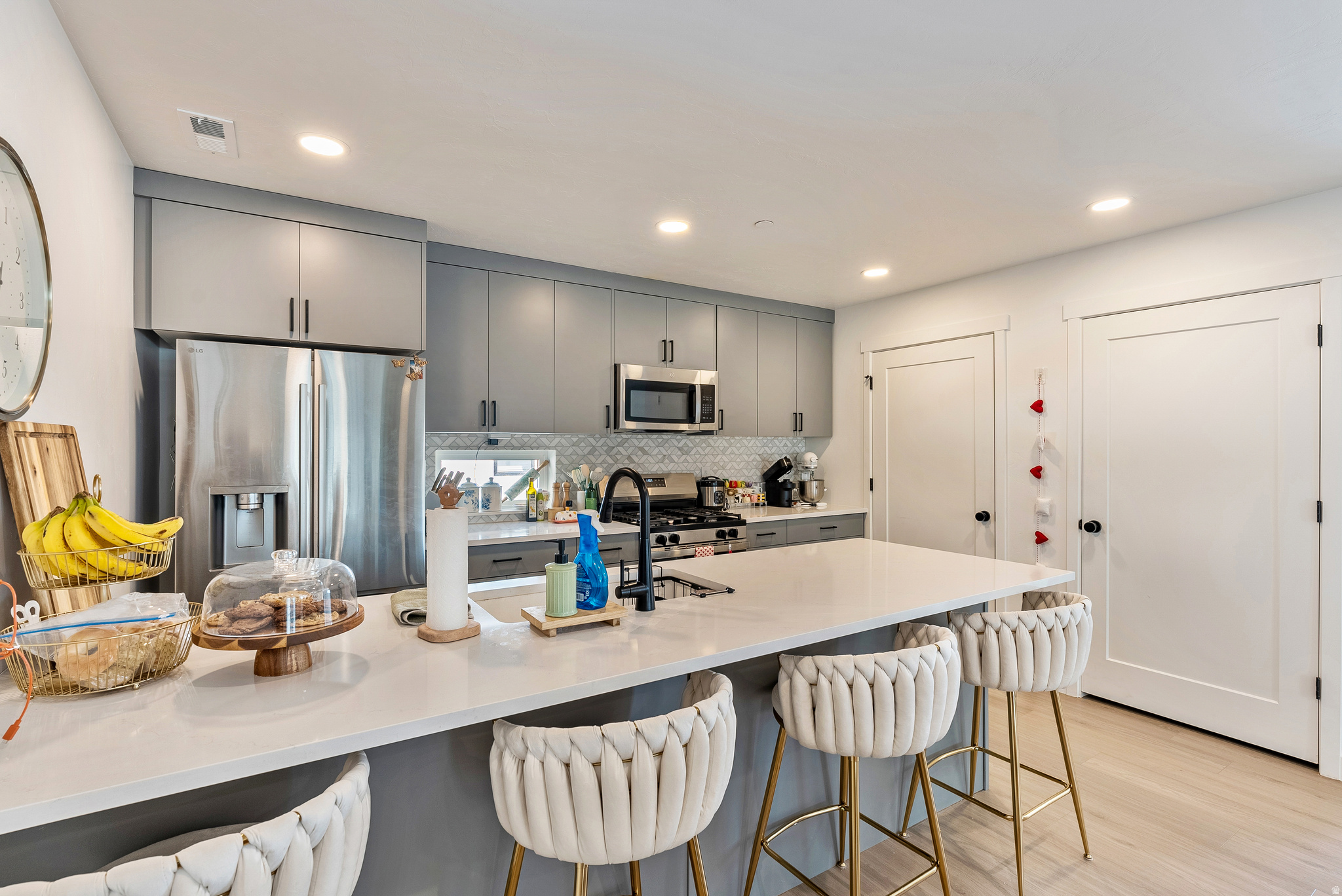 REGENCY ON 9TH COMMUNITY - Residential Lease