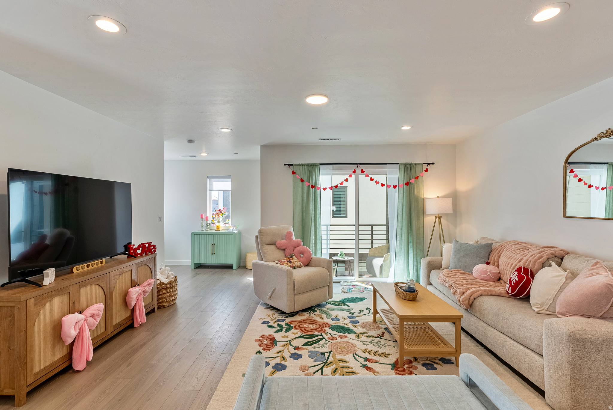 REGENCY ON 9TH COMMUNITY - Residential Lease