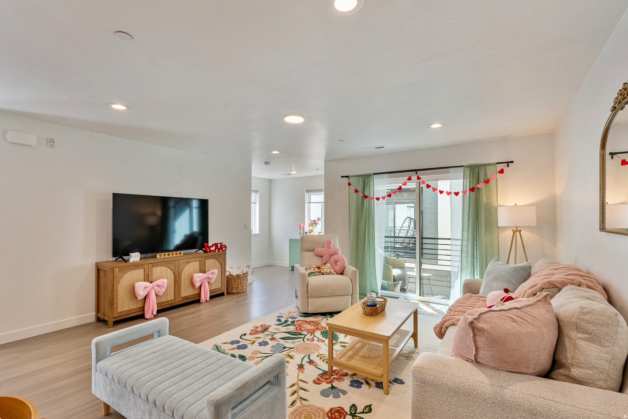 REGENCY ON 9TH COMMUNITY - Residential Lease