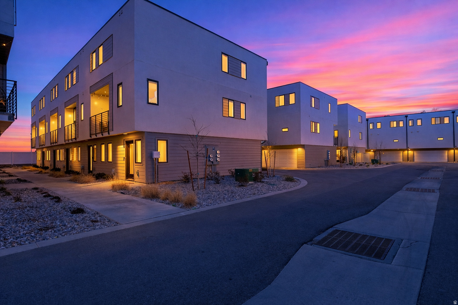 REGENCY ON 9TH COMMUNITY - Residential Lease