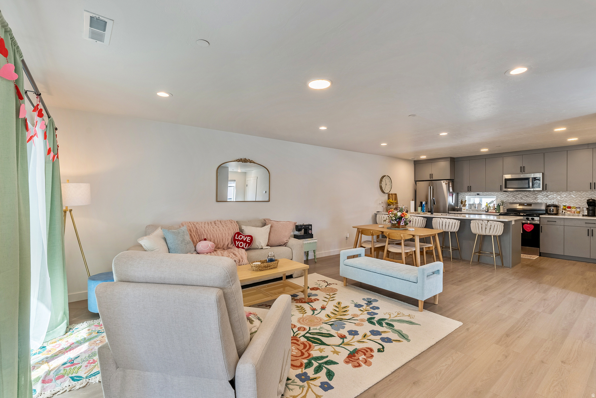 REGENCY ON 9TH COMMUNITY - Residential Lease