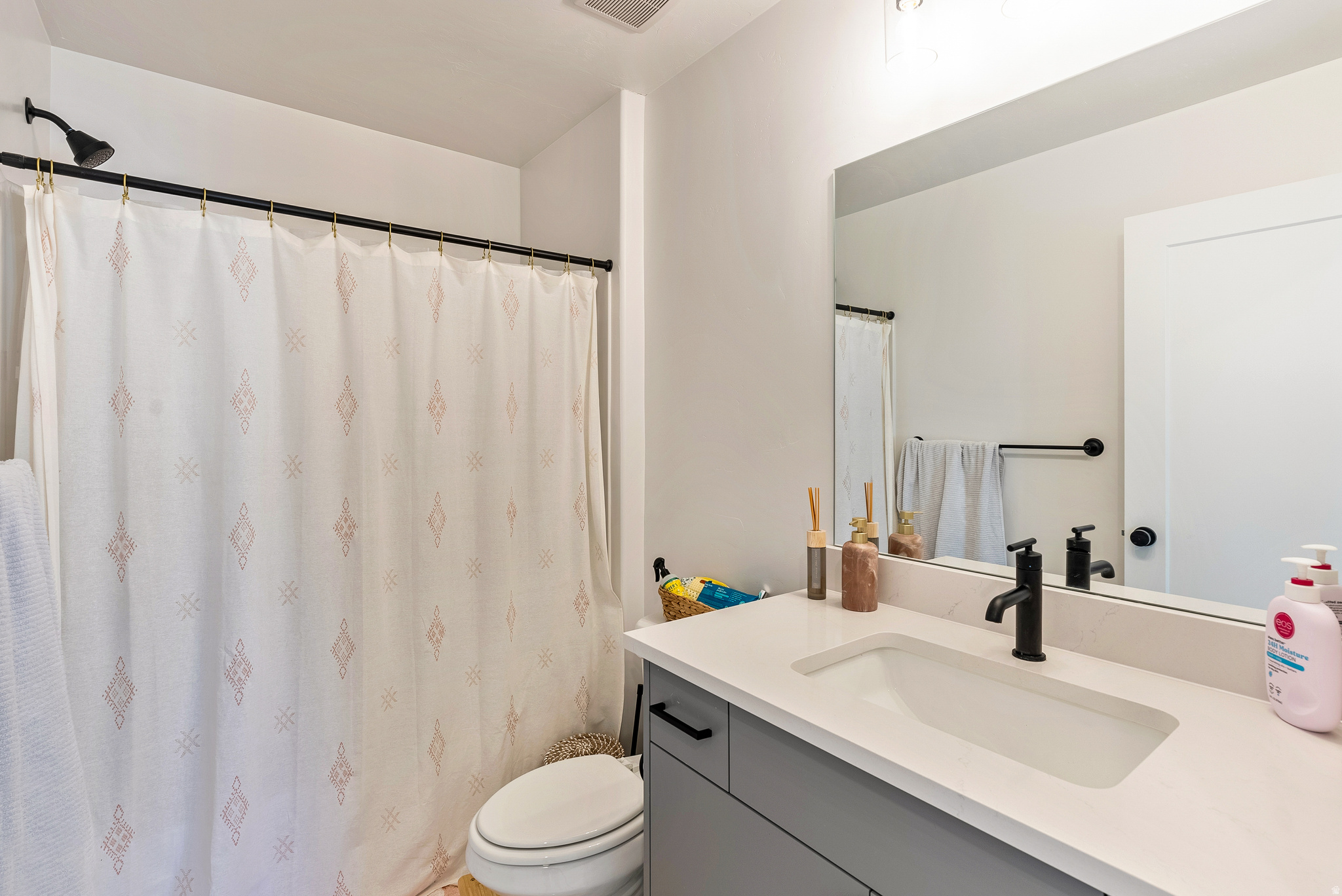 REGENCY ON 9TH COMMUNITY - Residential Lease