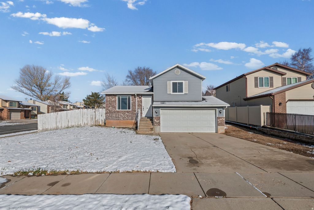 Photo of 499 W 180 N, Clearfield, UT 84015 (MLS # 2125368)
