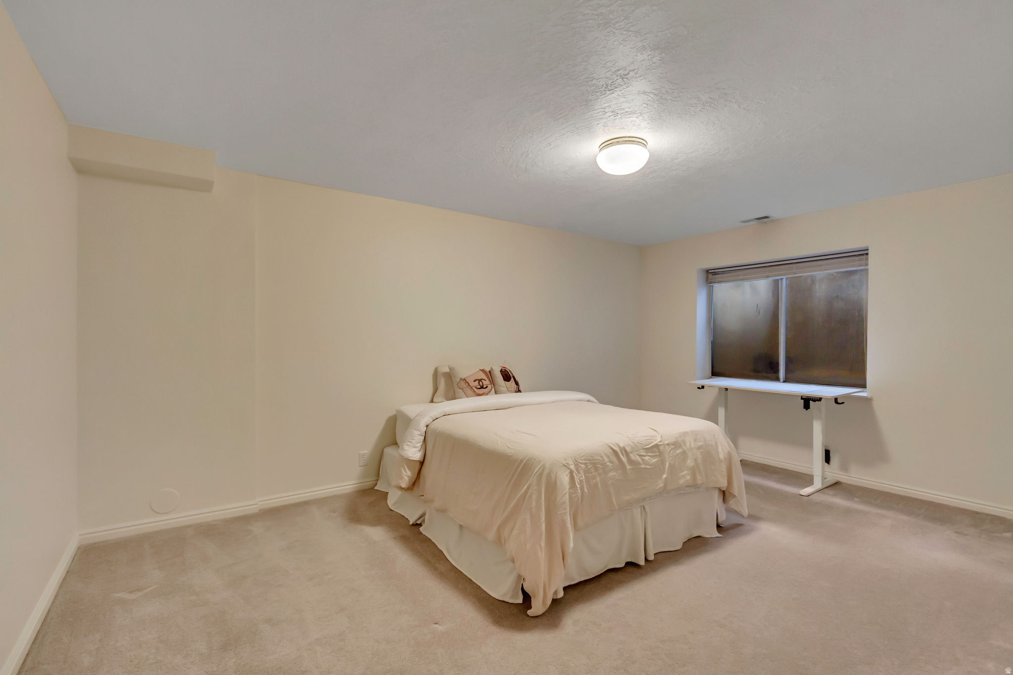 COUNTRY CORNERS CONDMN - Residential