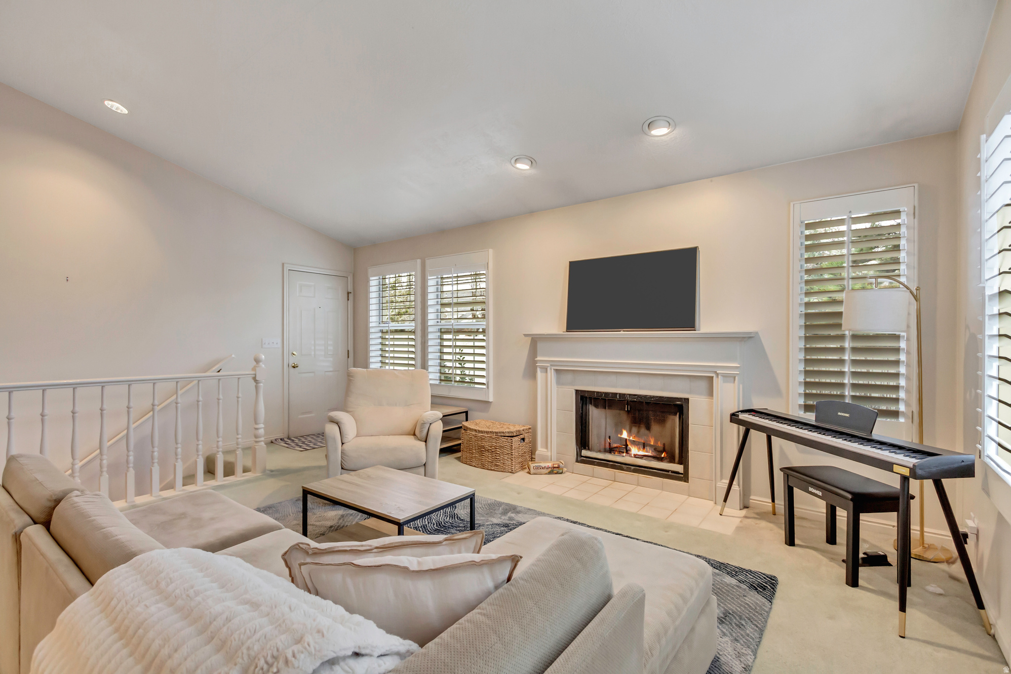 COUNTRY CORNERS CONDMN - Residential