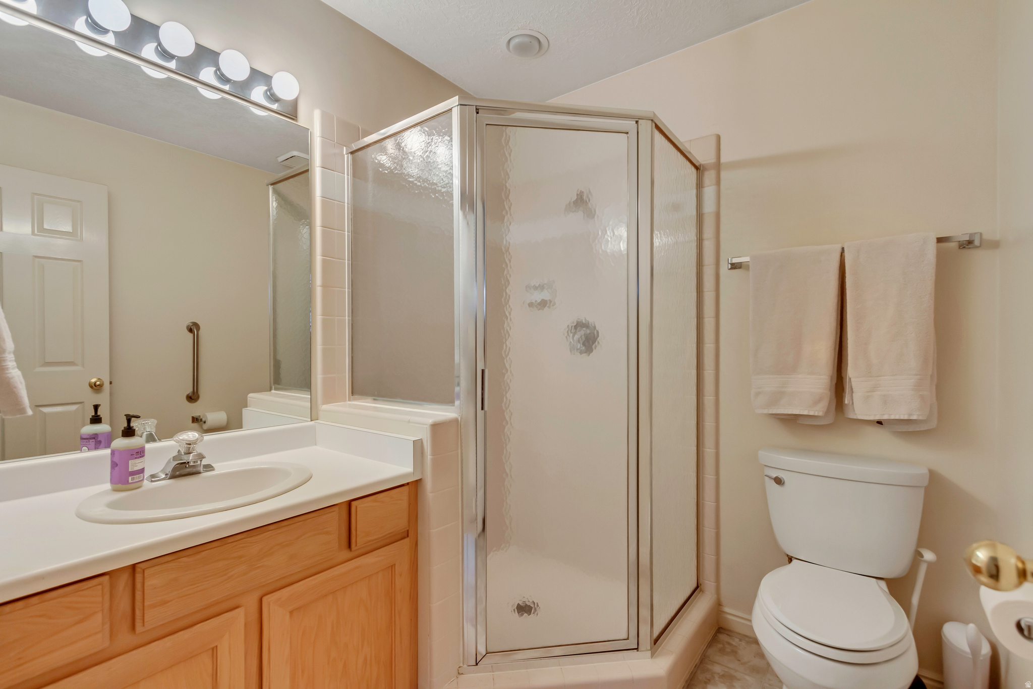 COUNTRY CORNERS CONDMN - Residential