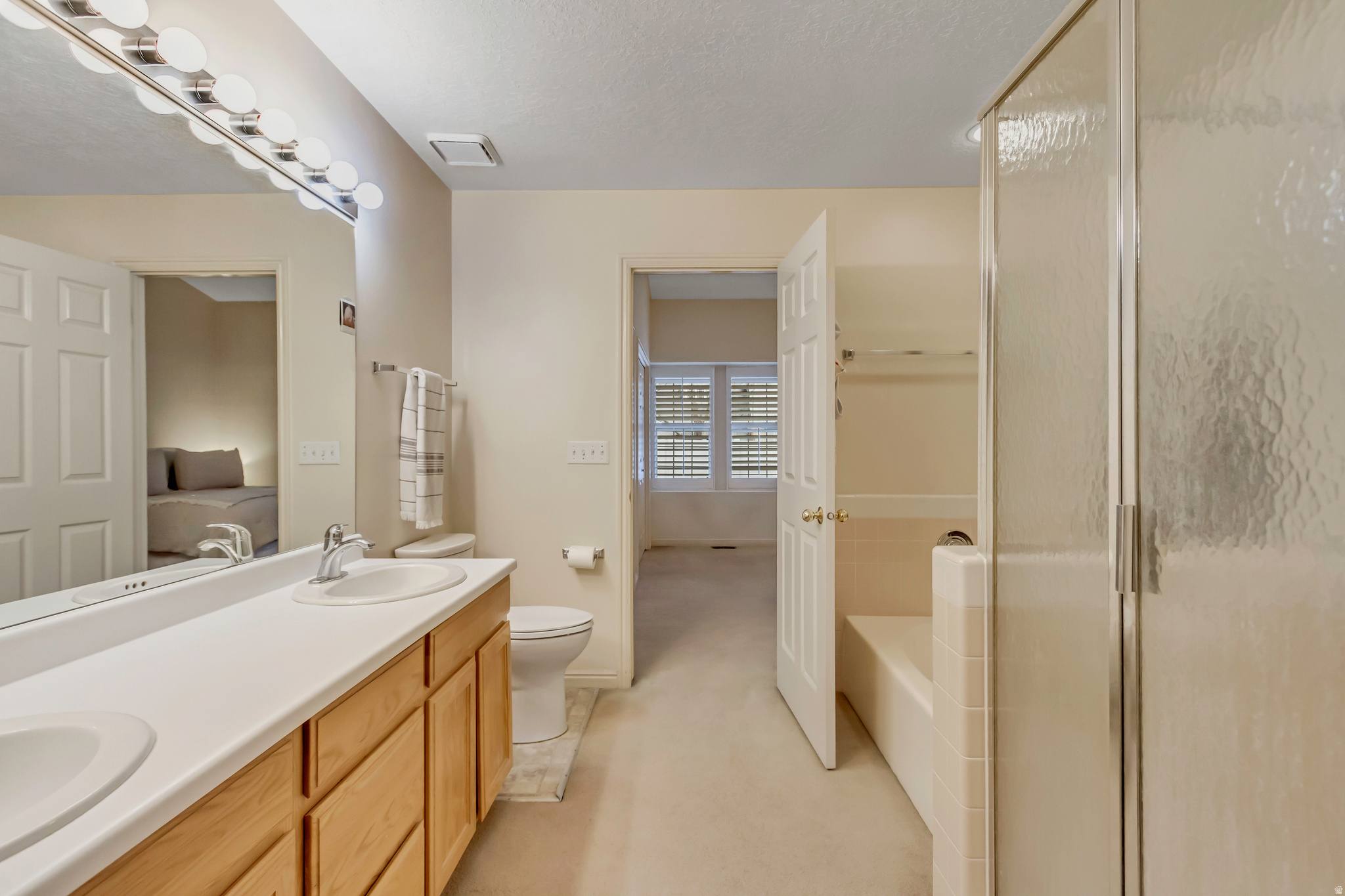 COUNTRY CORNERS CONDMN - Residential