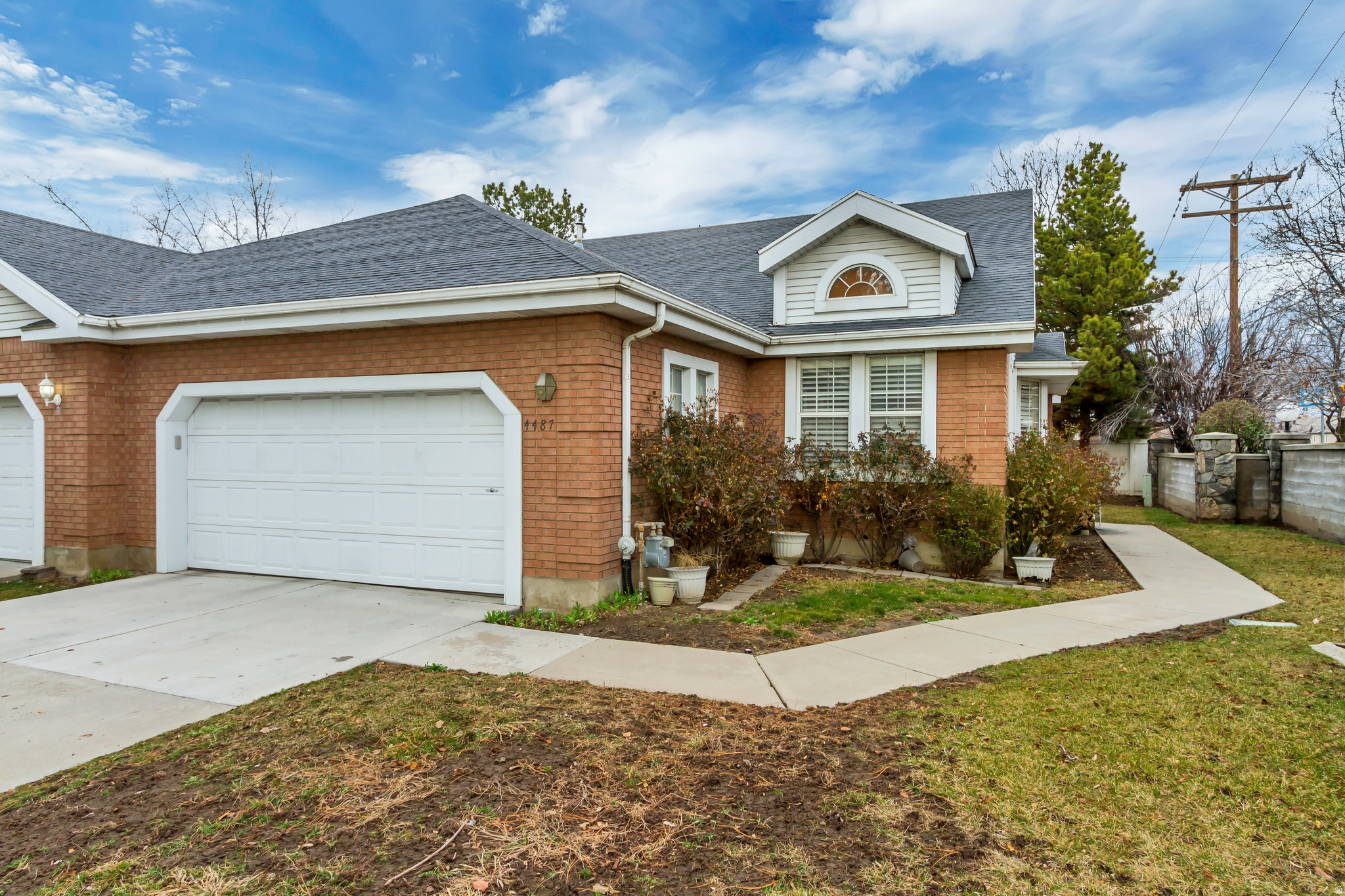 COUNTRY CORNERS CONDMN - Residential