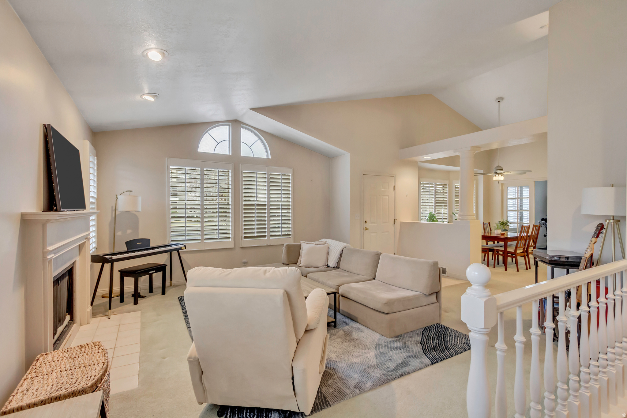 COUNTRY CORNERS CONDMN - Residential