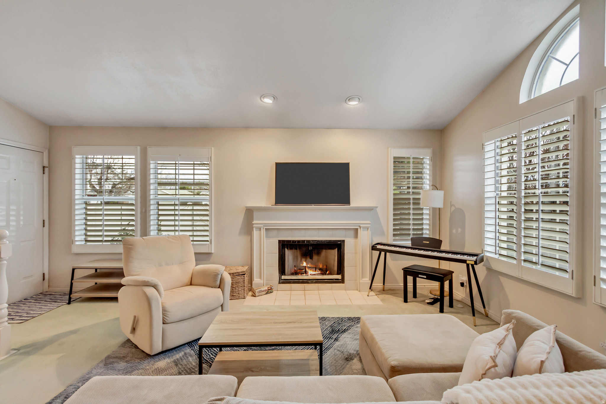 COUNTRY CORNERS CONDMN - Residential