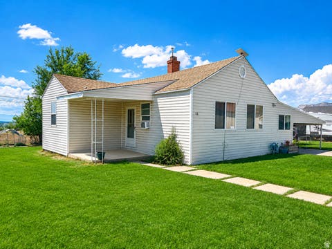 Photo of 118 SHUMAN ST, East Carbon, UT 84520 (MLS # 2176063)