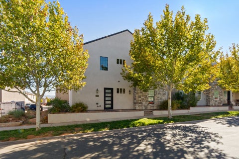 Homes For Sale - 4262 W Cambridge Pkwy<br/> Hurricane, UT 84737
