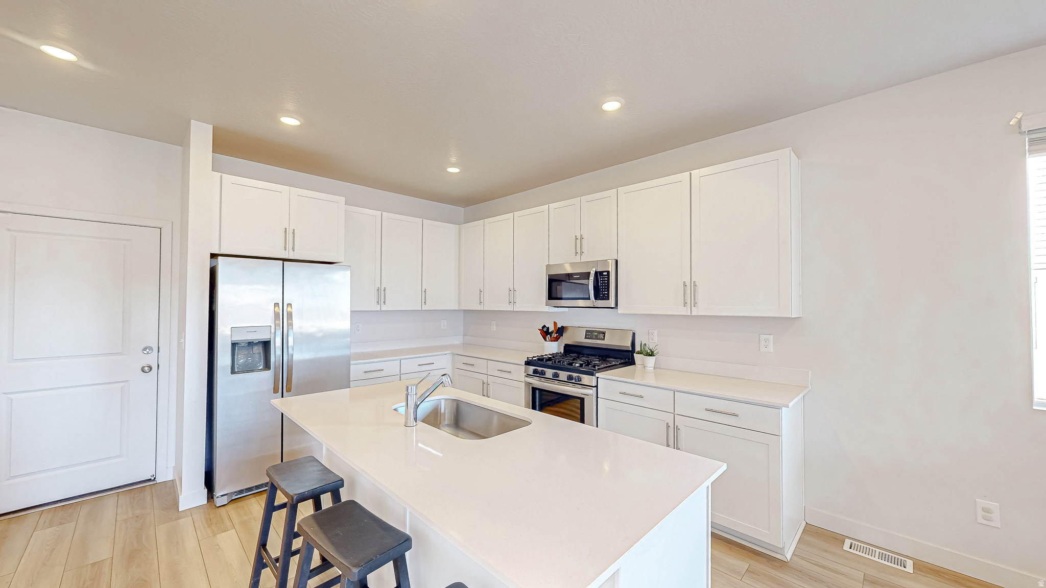 ESCALA - Residential