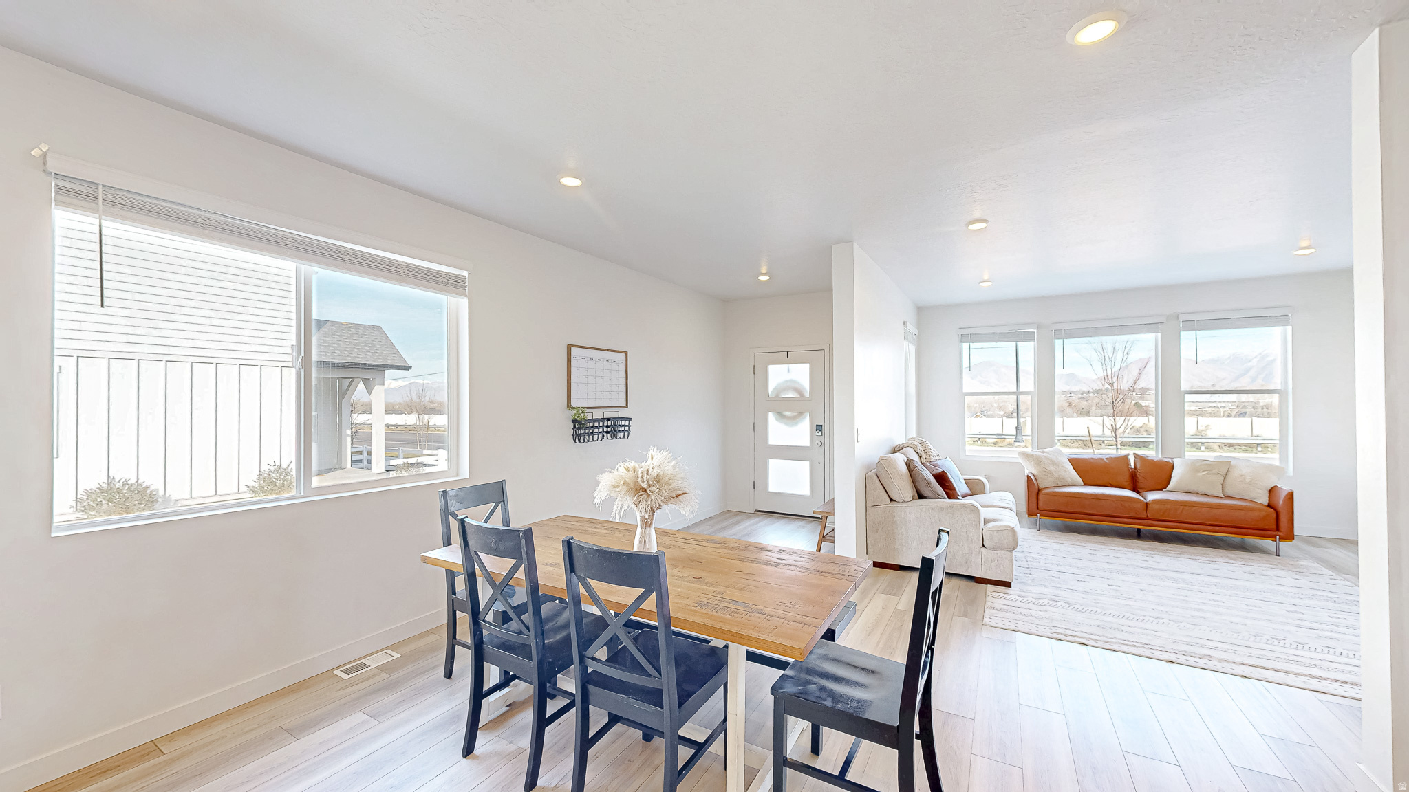 ESCALA - Residential