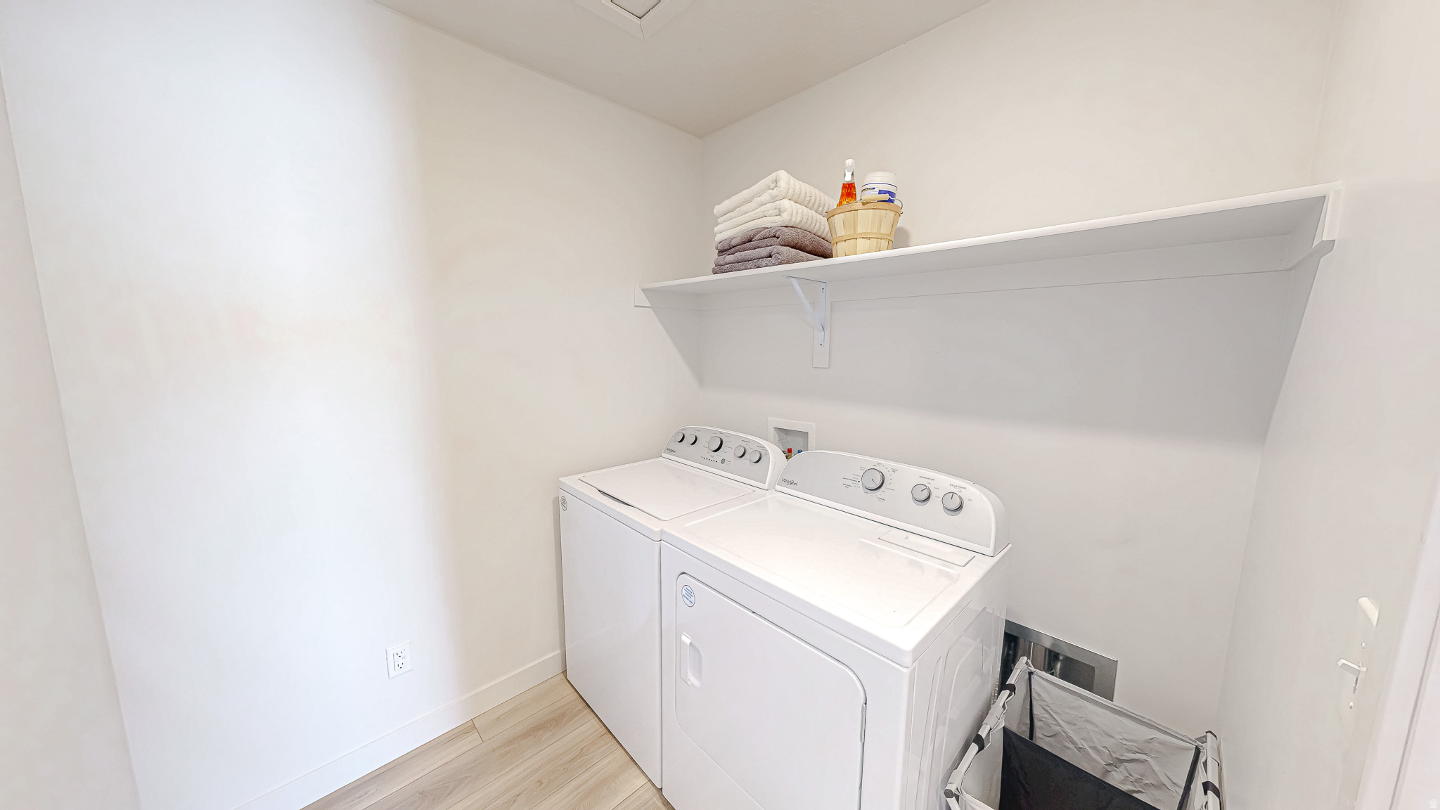 ESCALA - Residential