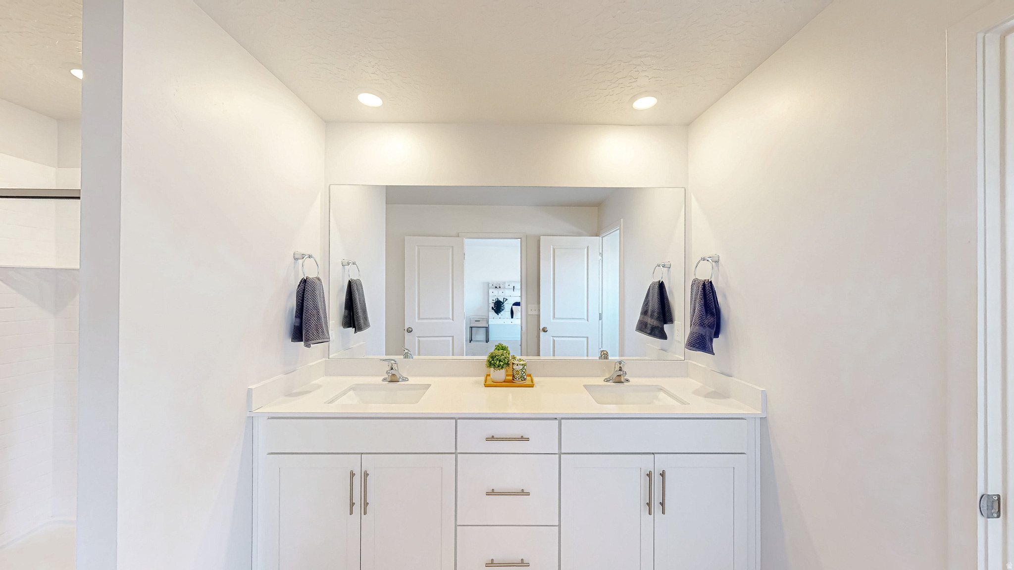 ESCALA - Residential