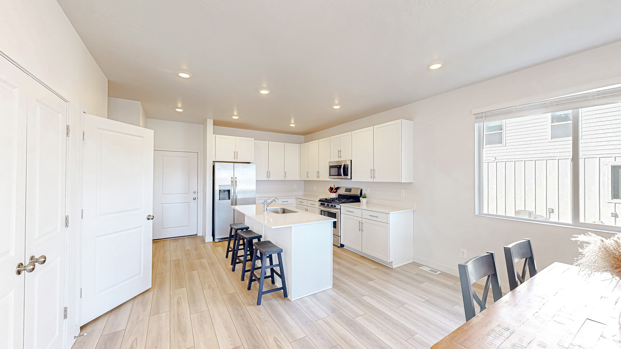 ESCALA - Residential