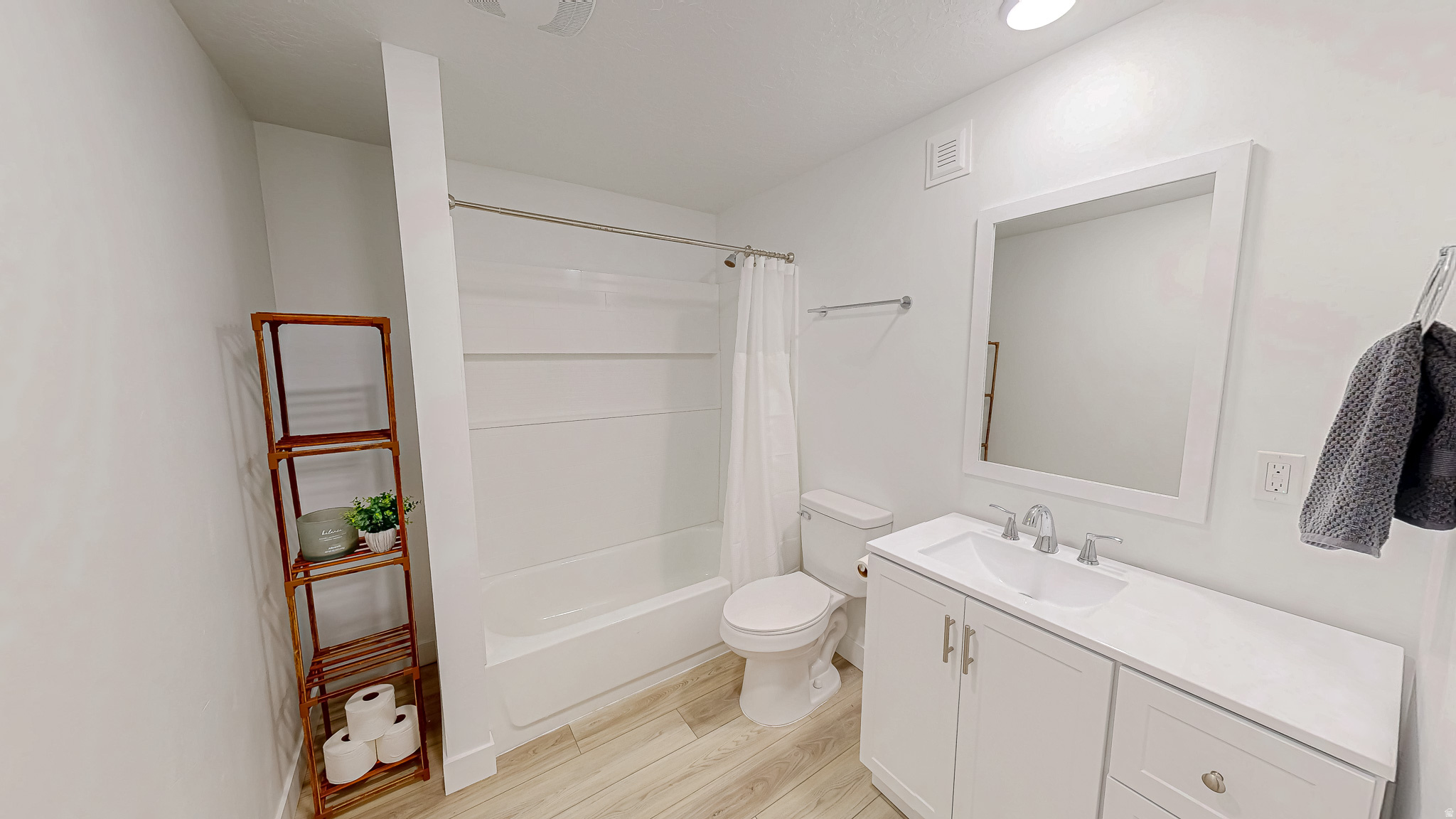 ESCALA - Residential