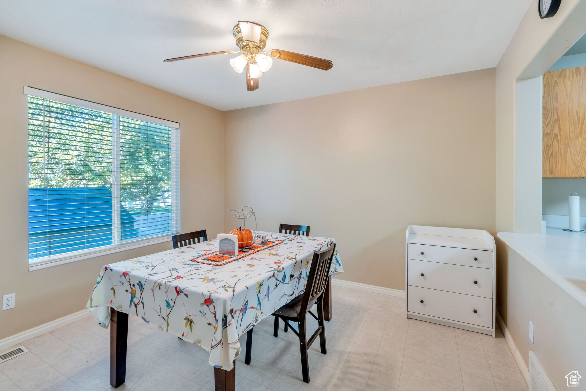 Spanish Fork, Utah 84660, United States, 3 Bedrooms Bedrooms, ,3 BathroomsBathrooms,Residential,Pending,42441