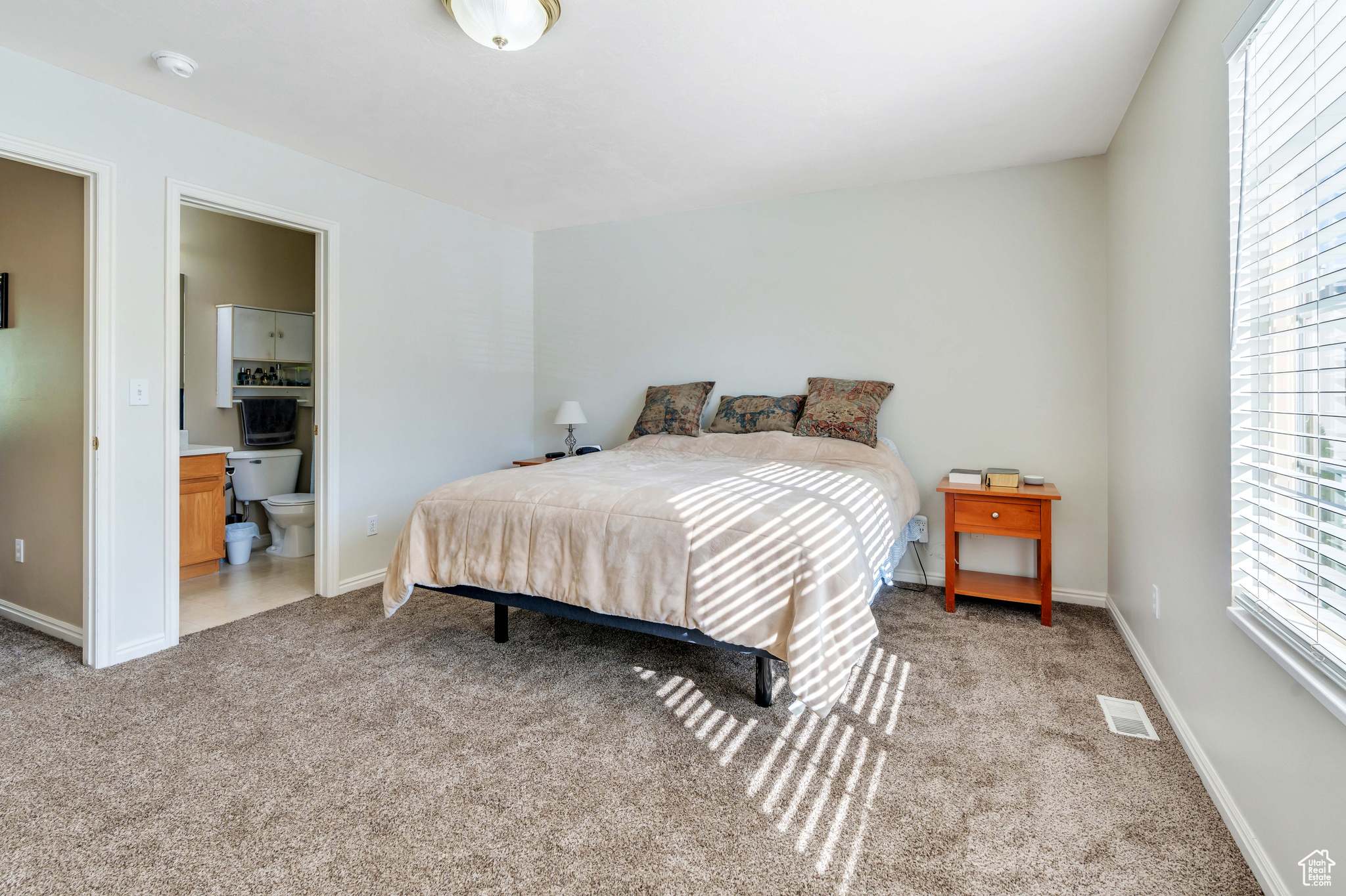 Spanish Fork, Utah 84660, United States, 3 Bedrooms Bedrooms, ,3 BathroomsBathrooms,Residential,Pending,42441