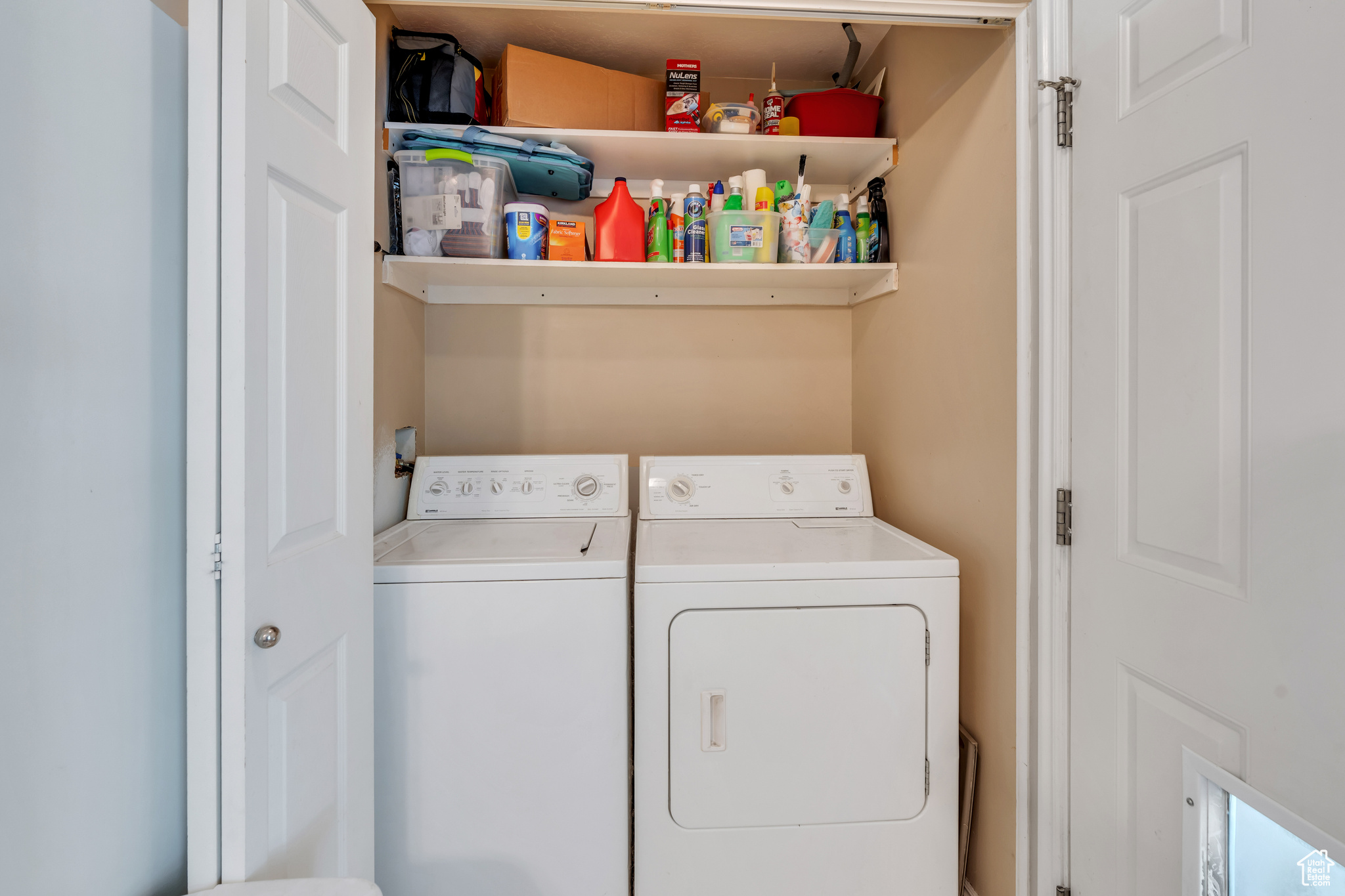 Spanish Fork, Utah 84660, United States, 3 Bedrooms Bedrooms, ,3 BathroomsBathrooms,Residential,Pending,42441