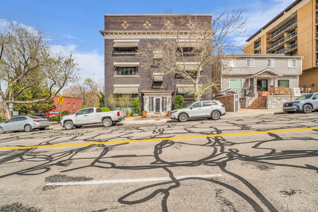 Photo of 125 E 1ST AVE N #303, Salt Lake City, UT 84103 (MLS # 2148049)