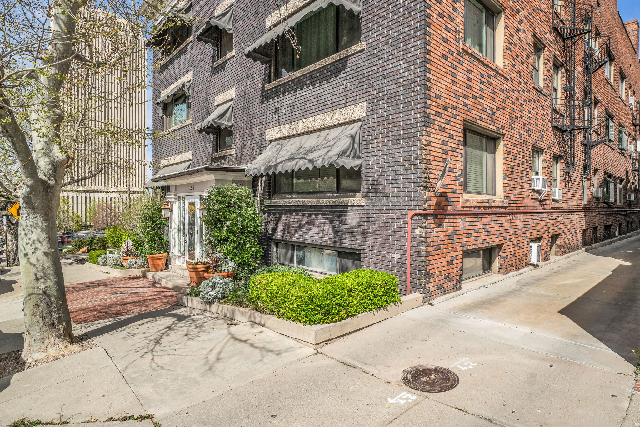 OXFORD MANOR - Residential