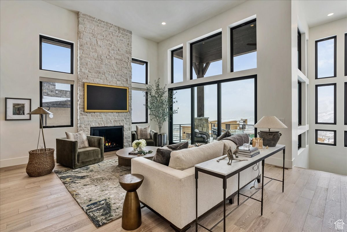 AMANTI LAGO - Residential