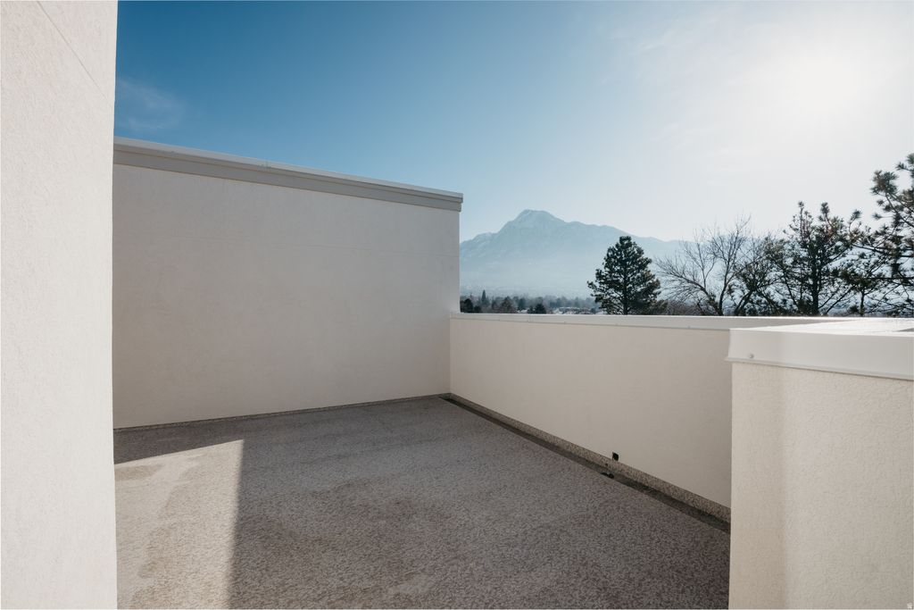 Photo of 2158 E RISING WOLF LN S #22, Holladay, UT 84117 (MLS # 2148229)