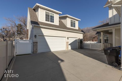Tiny photo for 342 W CLARK CIR, Farmington, UT 84025 (MLS # 2128821)