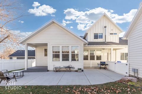Tiny photo for 342 W CLARK CIR, Farmington, UT 84025 (MLS # 2128821)