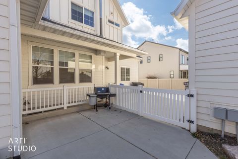 Tiny photo for 342 W CLARK CIR, Farmington, UT 84025 (MLS # 2128821)