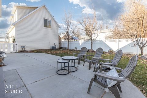 Tiny photo for 342 W CLARK CIR, Farmington, UT 84025 (MLS # 2128821)
