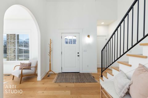 Tiny photo for 342 W CLARK CIR, Farmington, UT 84025 (MLS # 2128821)