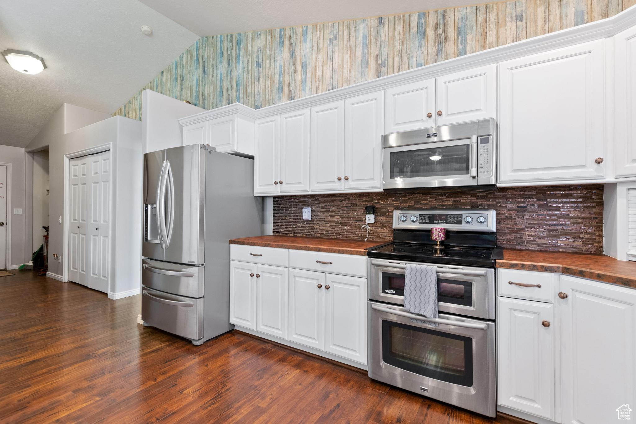 ORCHARD HILLS - Residential
