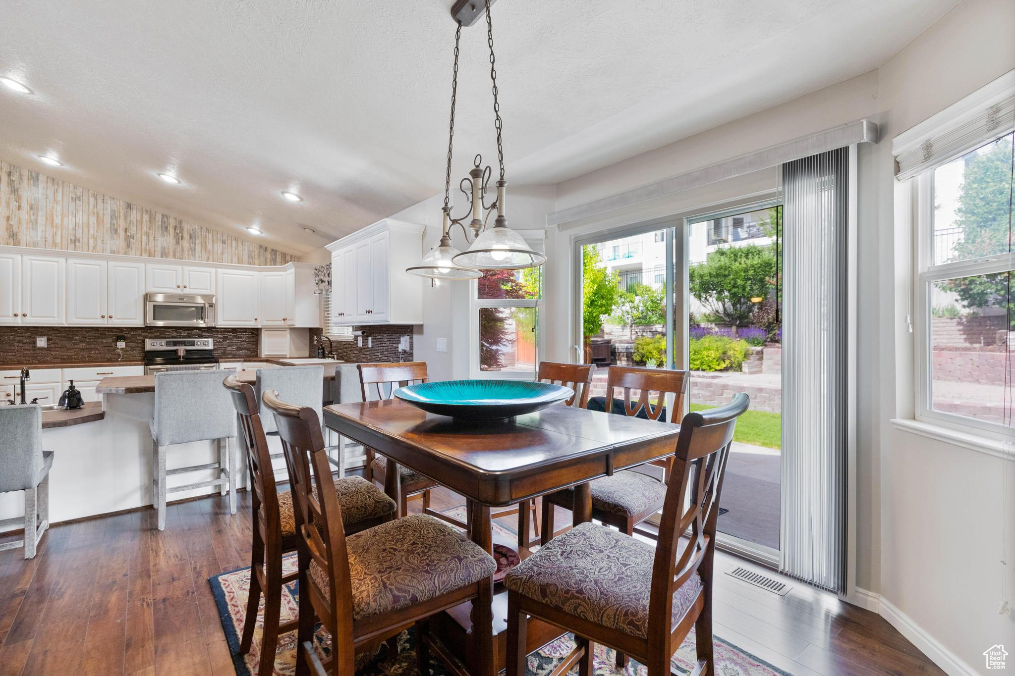 ORCHARD HILLS - Residential
