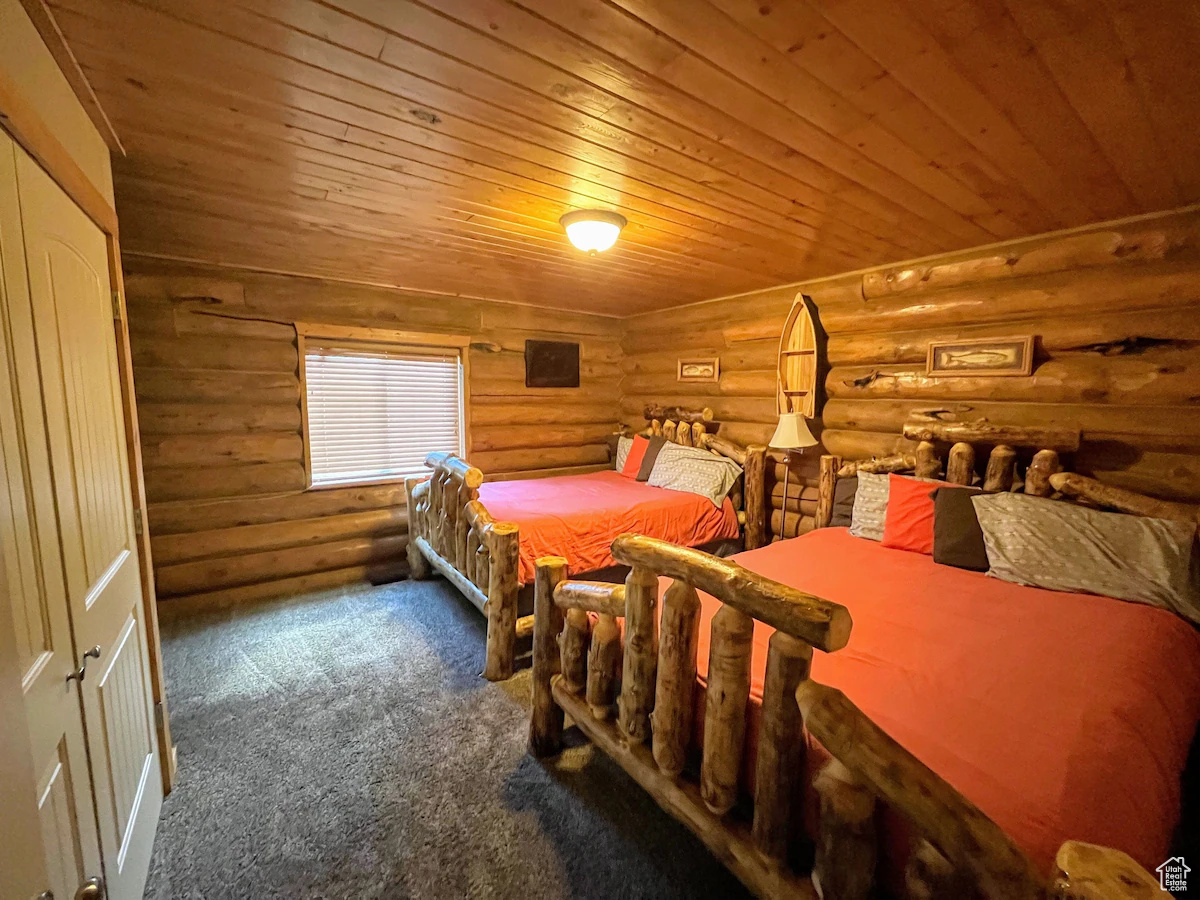 HARBOR VILLAGE - Residential