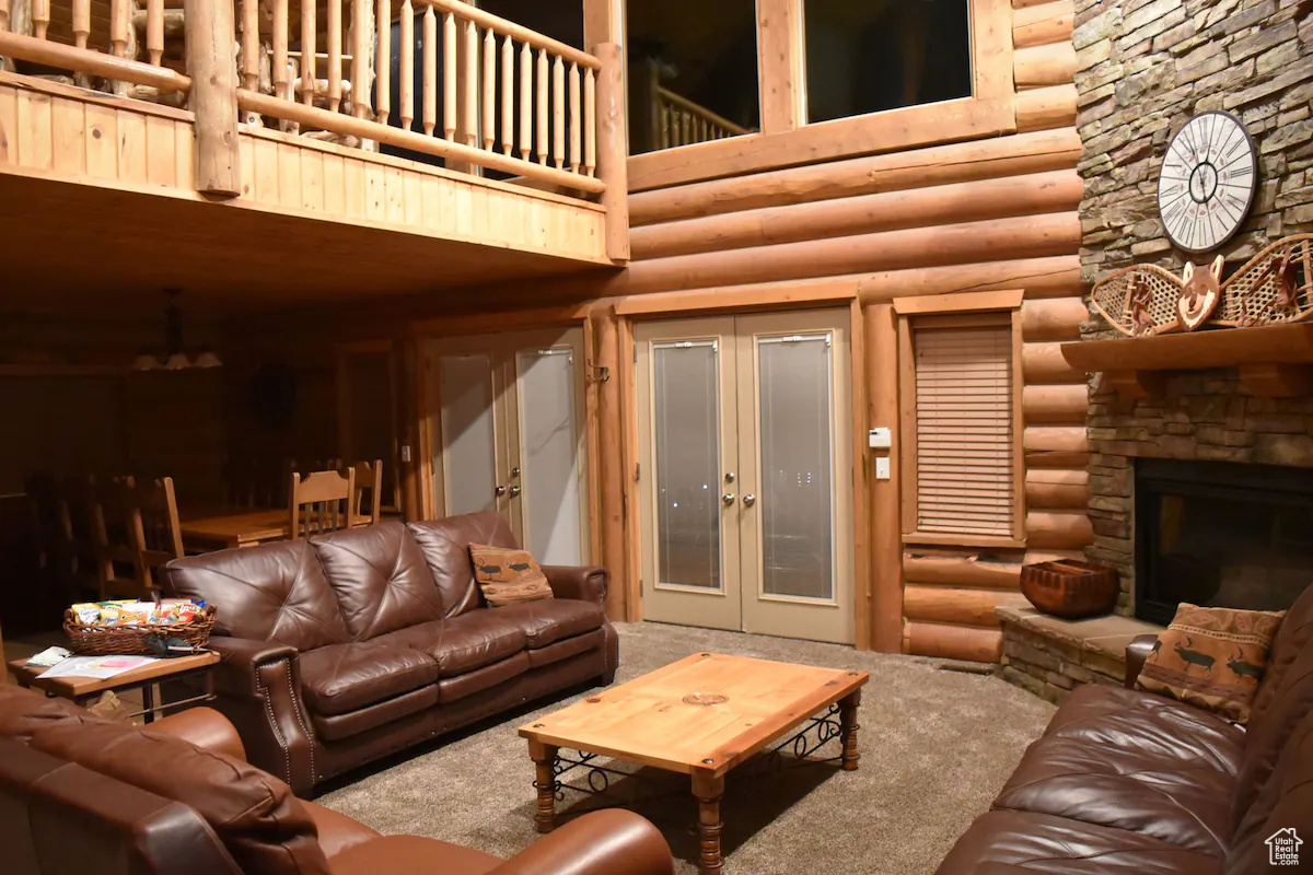 HARBOR VILLAGE - Residential