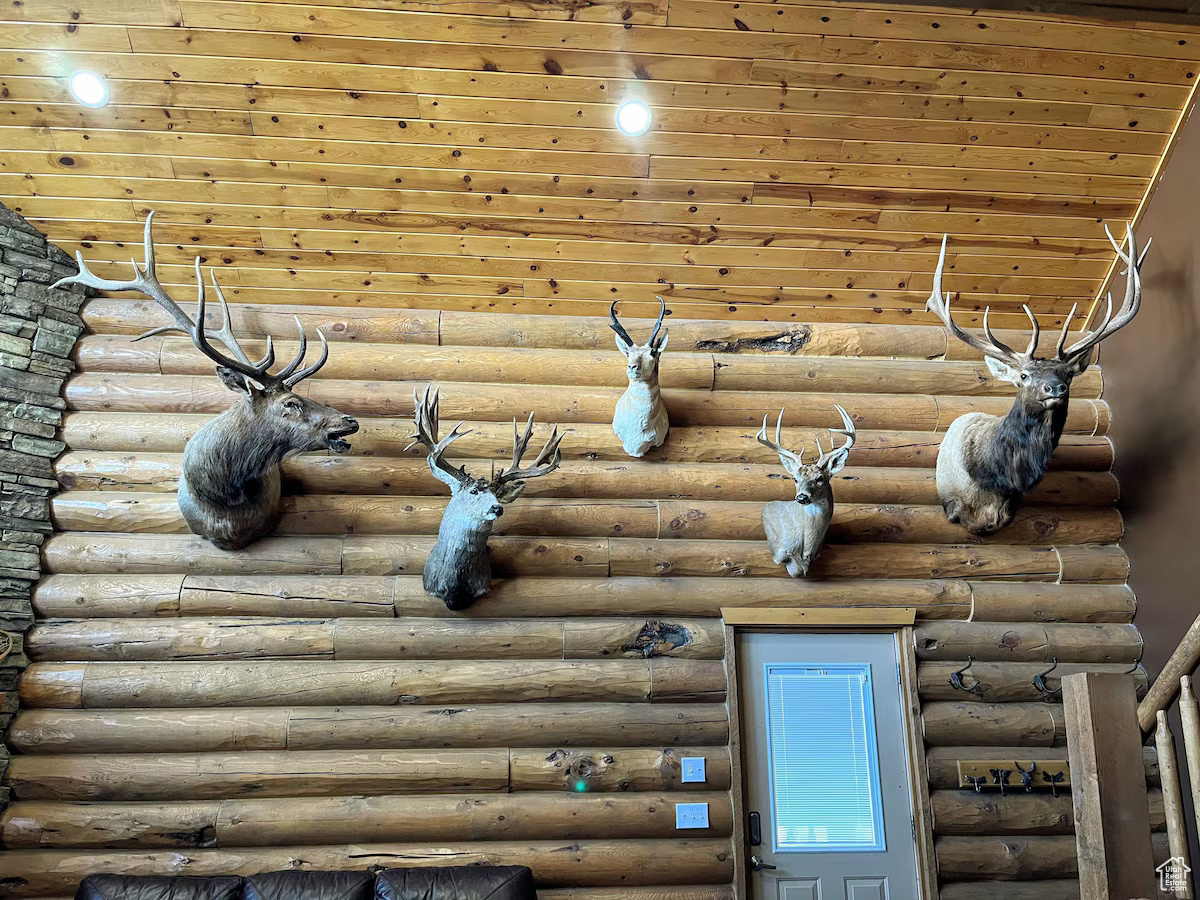 HARBOR VILLAGE - Residential