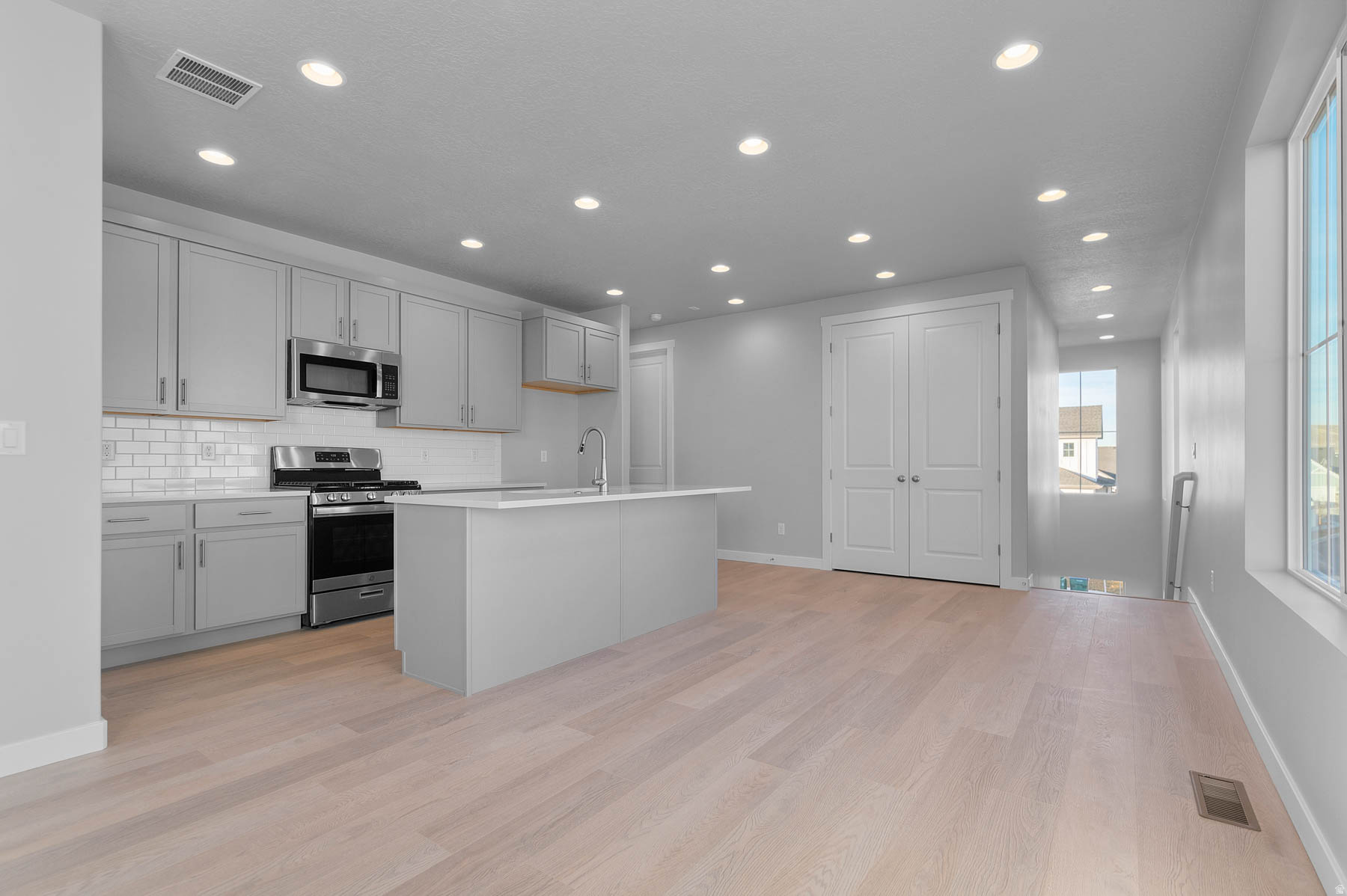 HOLBROOK E VILLAS 604 - Residential