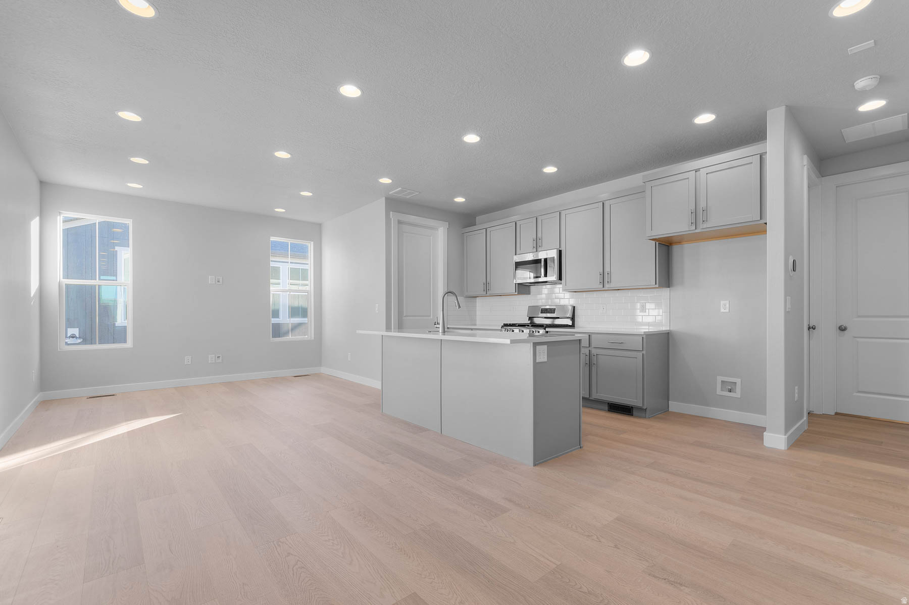 HOLBROOK E VILLAS 604 - Residential