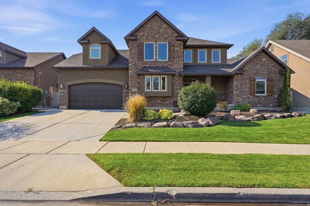 Photo of 792 E GRAND CAYMAN DR, Millcreek, UT 84107 (MLS # 2176703)
