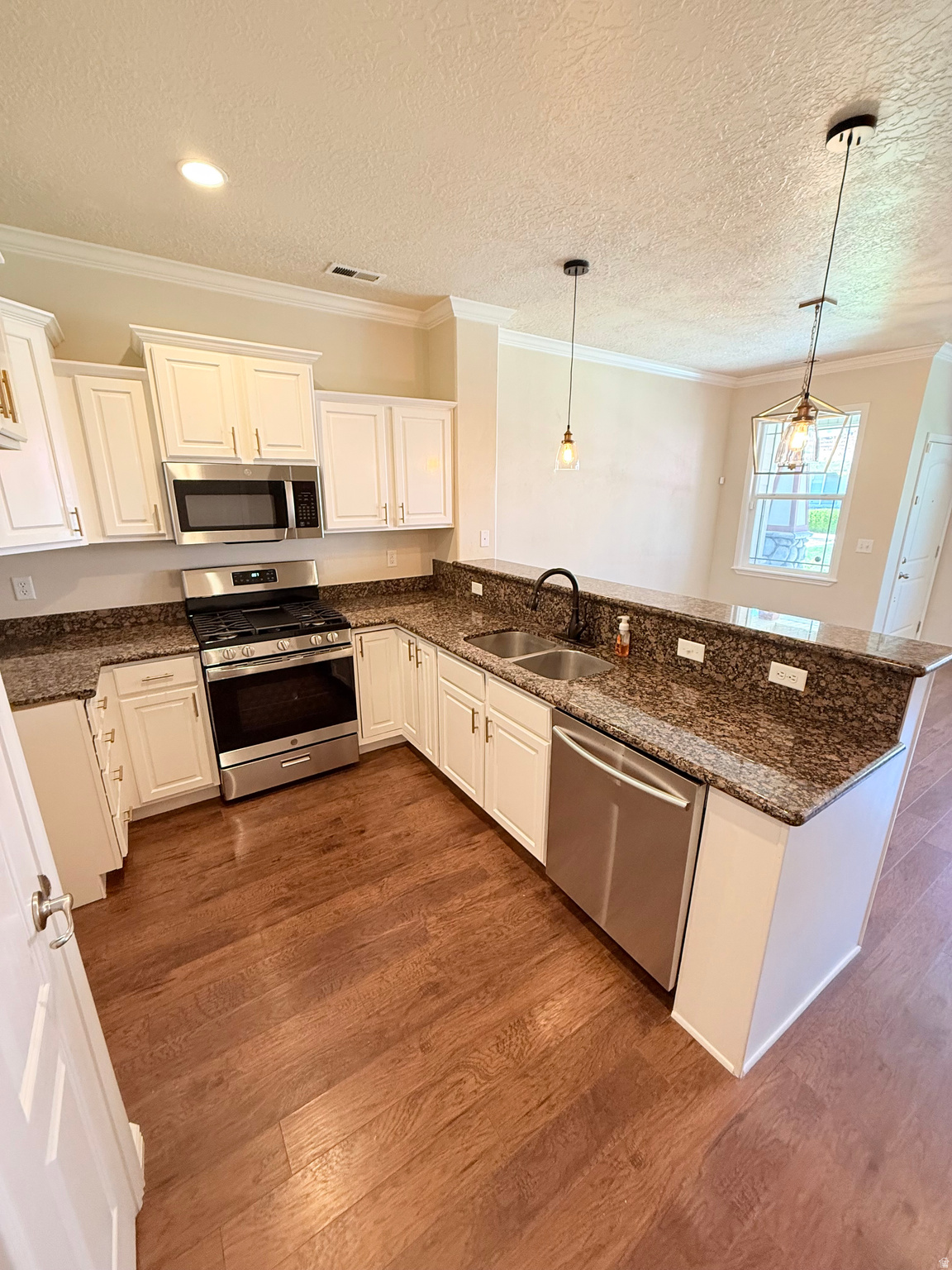 ROCKWELL CONDO - Residential