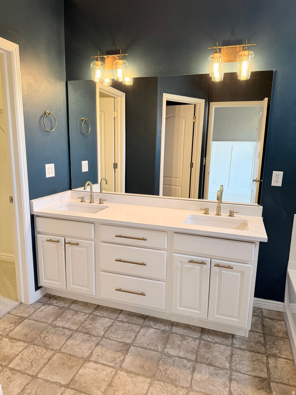 ROCKWELL CONDO - Residential