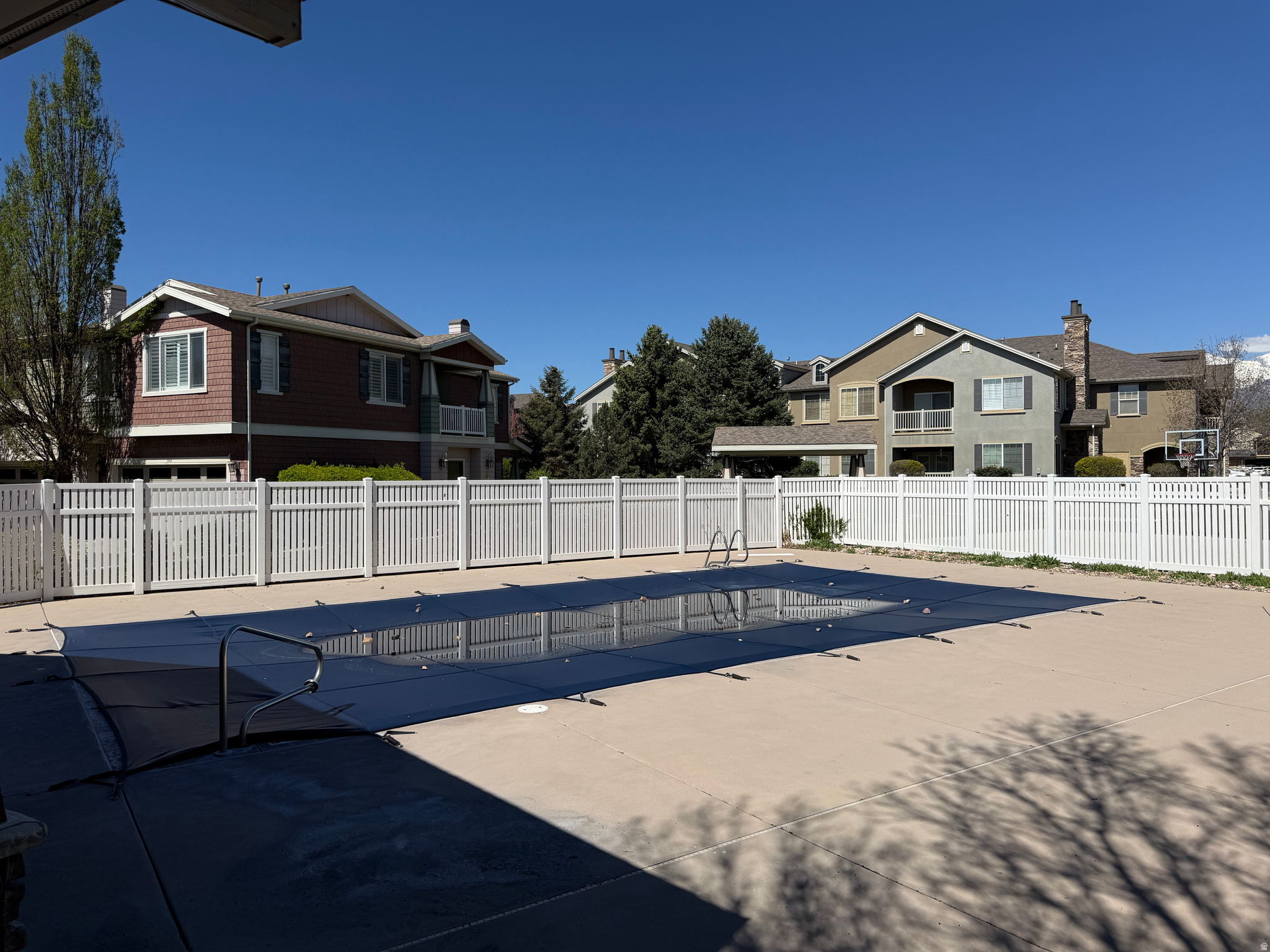 ROCKWELL CONDO - Residential